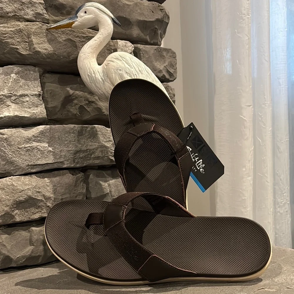 Salt Life Leather Upper,rubber outsole,textured insole, thong flip flops/sandals